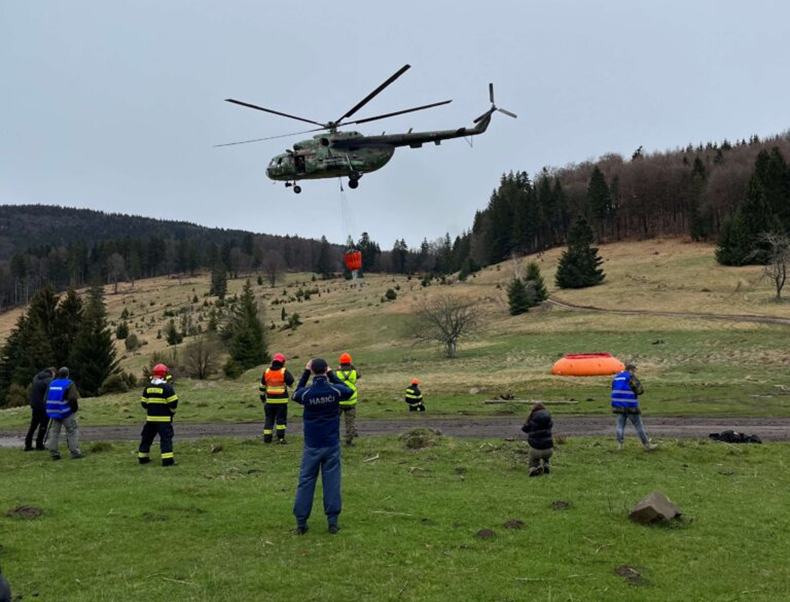 Deployment of a M17 helicopter with a “bambi bucket” – SILVANUS pilot in Pol’ana region, Slovakia 