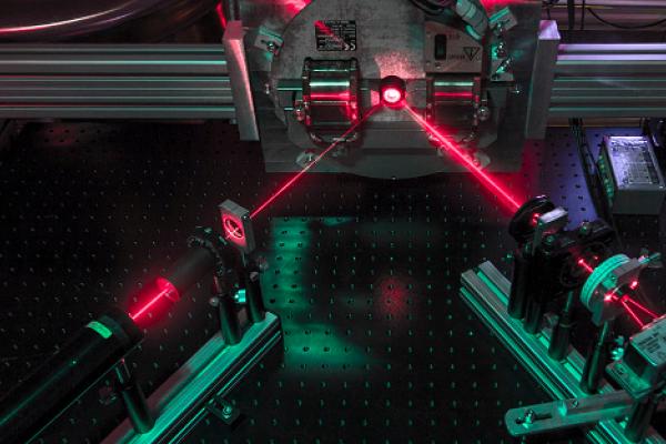 Physicists can study magnetisation using light because a magnetic material can change the intensity and structure of light waves when reflected due to a phenomenon called the Magneto-Optical Kerr Effect. Image courtesy of J.L.F. Cuñado at IMDEA Nanociencia (NANOPYME Project)