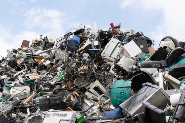 Reusing raw materials in electronic waste is a priority for researchers in Europe. © Morten B, shutterstock.com