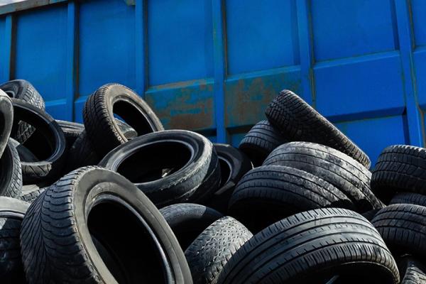 Old tyres could be used to make a clean material for new tyres. © Blazej Lyjak, Shutterstock.com