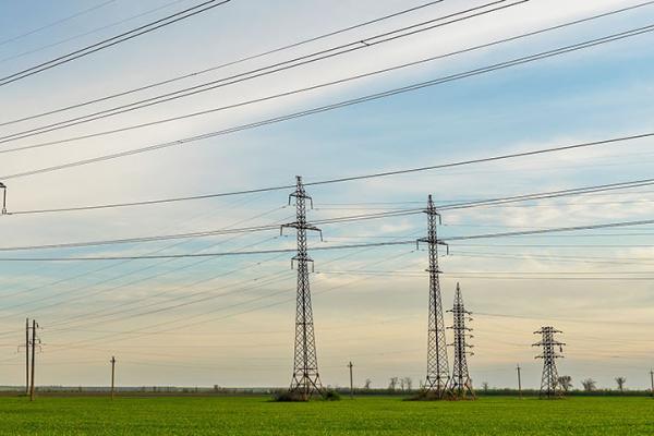 Europe loses a significant amount of energy while transmitting it via traditional power cables. © yelantsevv, Shutterstock.com