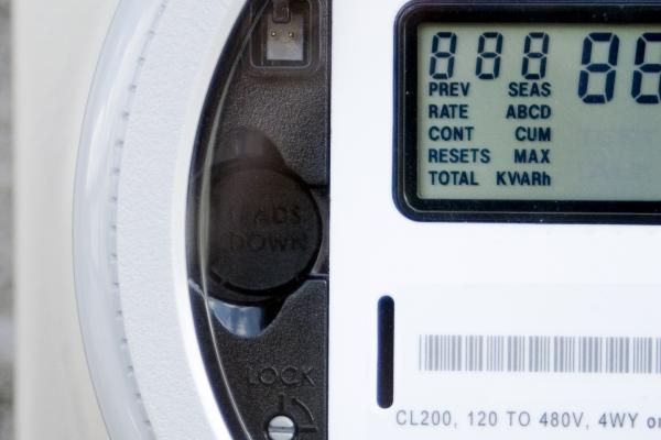 Smart meters are helping people use electricity more efficiently. © Shutterstock/LeahKat 